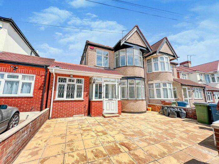 4 Bedroom Semi-Detached House To Rent In Alicia Avenue, Harrow, HA3