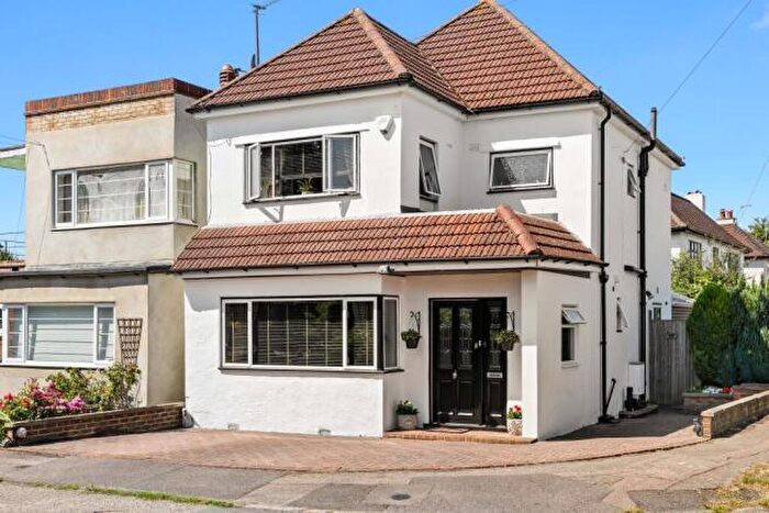 4 Bedroom Detached House For Sale In Ballards Green, Burgh Heath, Tadworth, KT20