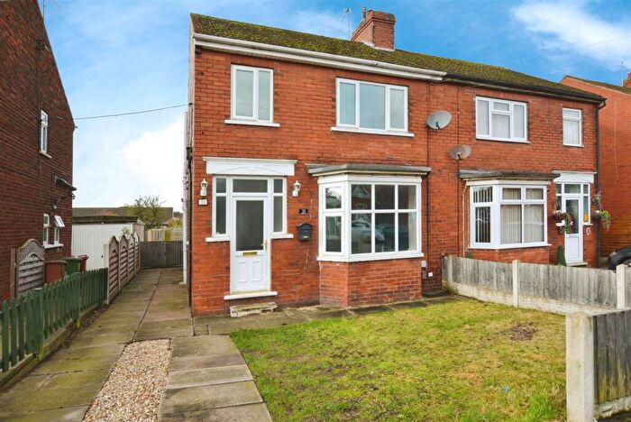 3 Bedroom Semi Detached House For Sale In Lodge Road, Scunthorpe, DN15