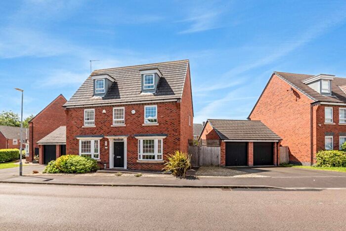 5 Bedroom Detached House For Sale In Lydiate Hill Road, Dudley, DY3