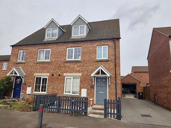 3 Bedroom Semi-Detached House For Sale In Roeburn Way, Spalding, PE11