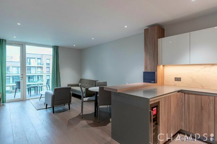 2 Bedroom Flat To Rent In Hamond Court, Queenshurst Square, KT2