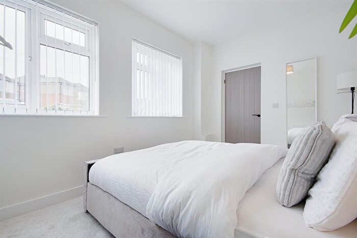2 Bedroom Flat For Sale In Castle Lane West, Bournemouth, BH9