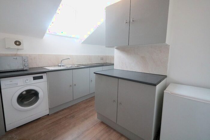 2 Bedroom Flat To Rent In Barlow Moor Road, Chorlton, Manchester, M21