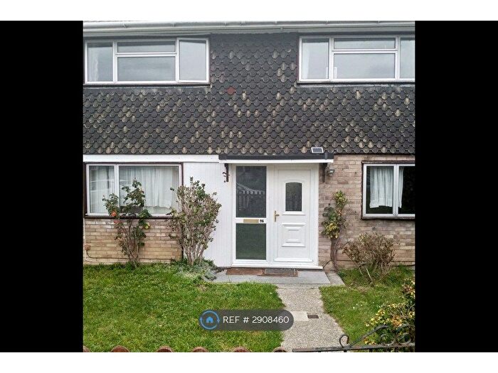 4 Bedroom End Of Terrace House To Rent In Basingstoke, Basingstoke, RG22