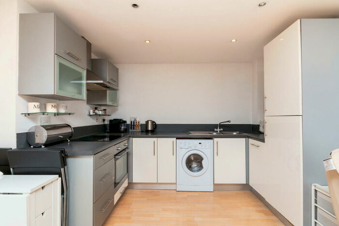 2 Bedroom Flat To Rent In Winterthur Way, RG21