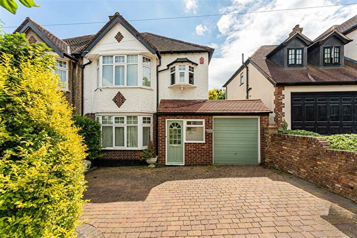 3 Bedroom Semi Detached House For Sale In Connaught Avenue, North Chingford, E4