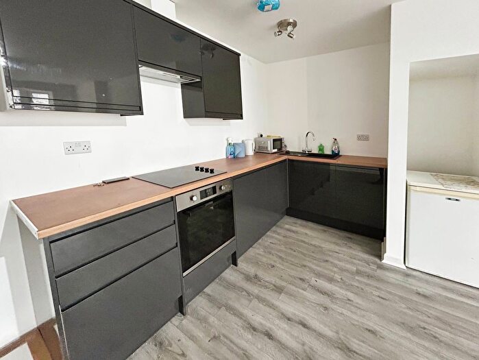 2 Bedroom Flat To Rent In Fonmon Crescent, Ely, Cardiff, CF5