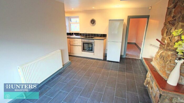1 Bedroom Cottage To Rent In Knights Fold, Bradford, BD7
