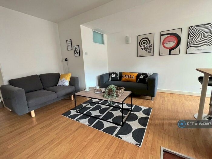 6 Bedroom Terraced House To Rent In Monks Road, Exeter, EX4