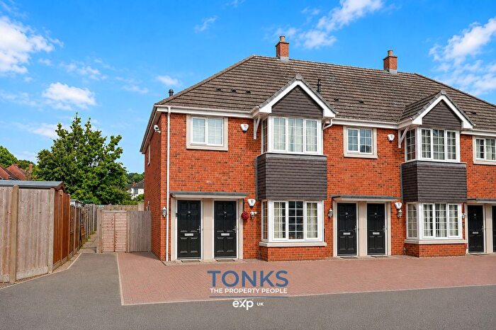 2 Bedroom Flat For Sale In Summerfield Road, Dudley, DY2