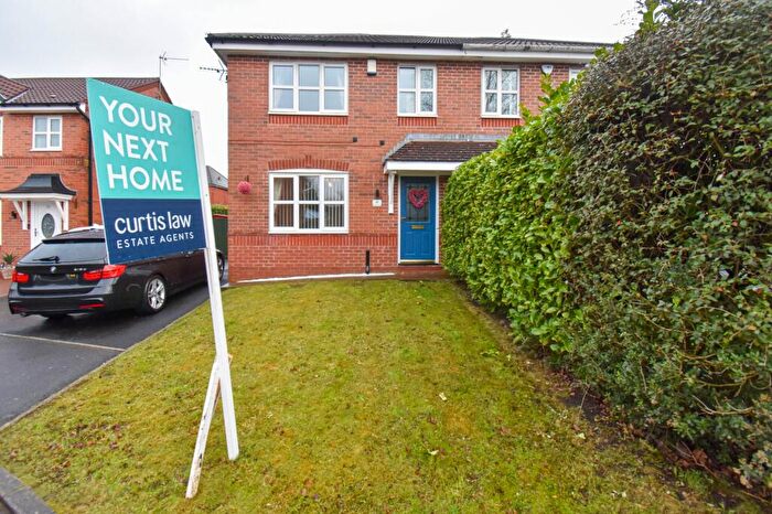 3 Bedroom Semi Detached House For Sale In Millwood Close, Blackburn, BB2