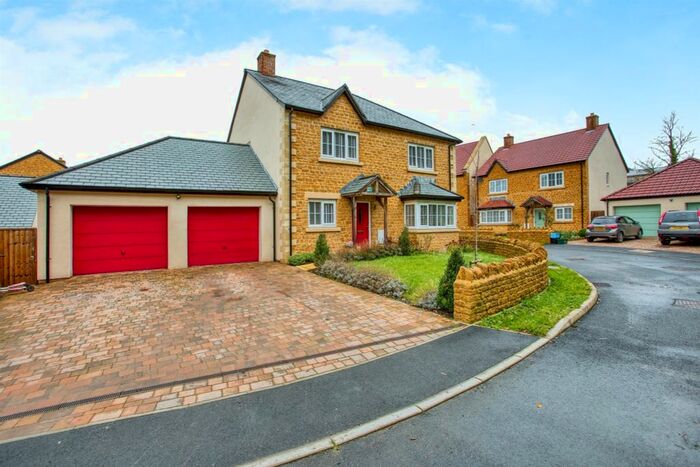 4 Bedroom Detached House For Sale In Nursery Gardens, Hardington Moor, Yeovil, BA22
