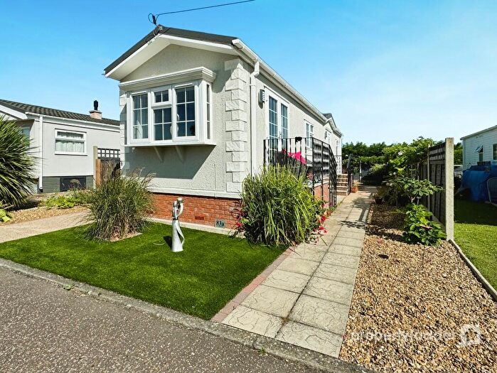 2 Bedroom Park Home For Sale In Woodland View, Stratton Strawless, NR10