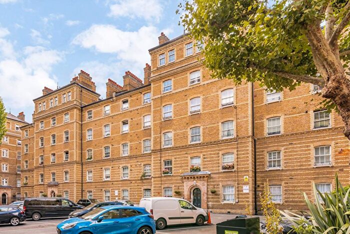 2 Bedroom Flat To Rent In Herbrand Street, Bloomsbury, WC1N