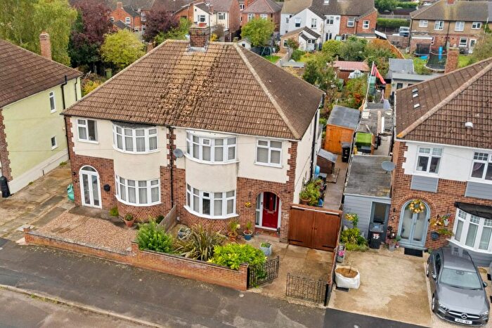 3 Bedroom Semi-Detached House For Sale In Hayden Avenue, Finedon, Northamptonshire, NN9