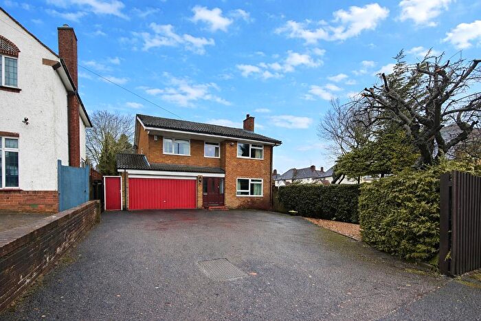 4 Bedroom Detached House For Sale In Stockingstone Road, Old Bedford Road Area, Luton, Bedfordshire, LU2