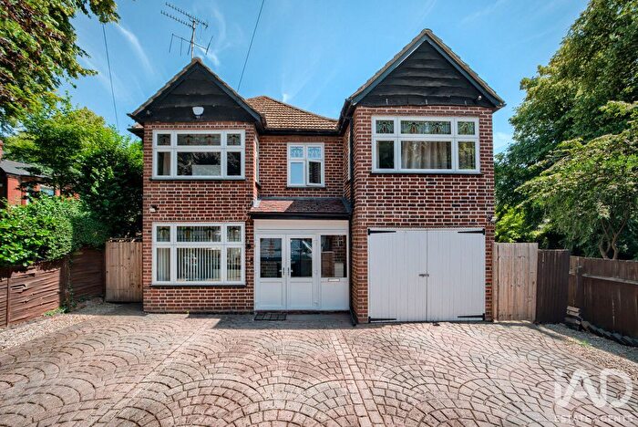 4 Bedroom Detached House For Sale In West Avenue, Coventry, CV2