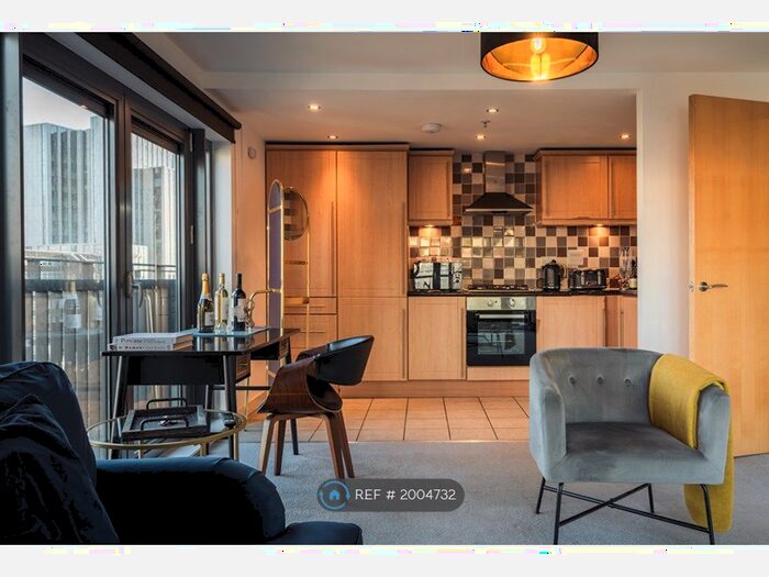 2 Bedroom Flat To Rent In Kent Road, Glasgow, G3