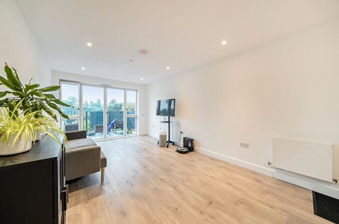 1 Bedroom Flat For Sale In Mandrel House, Old Barn Lane, Kenley, CR8