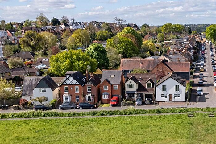 4 Bedroom Detached House For Sale In The Green, Theydon Bois, CM16