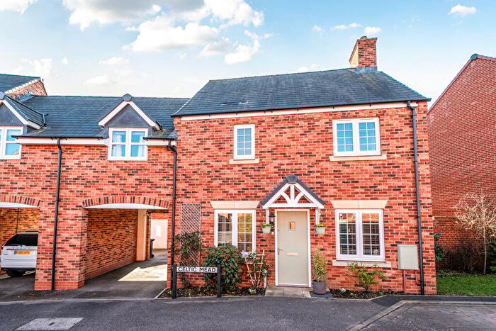 4 Bedroom Link Detached House For Sale In Celtic Mead, Shefford, SG17