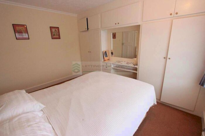 2 Bedroom Flat To Rent In Ellesmere Avenue, London, NW7