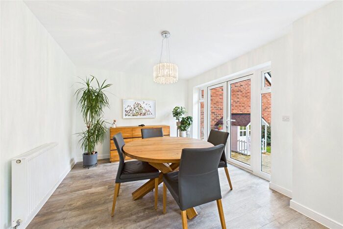 4 Bedroom Detached House For Sale In Hurst Avenue, Blackwater, Camberley, Hampshire, GU17