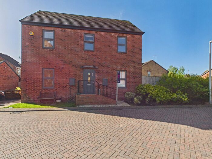 4 Bedroom Detached House For Sale In Larkin Lane, Kingswood, Hull, HU7