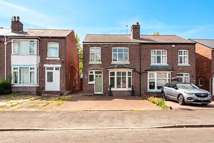 3 Bedroom Semi Detached House For Sale In Lodge Hill Road, Selly Oak, Birmingham, B29
