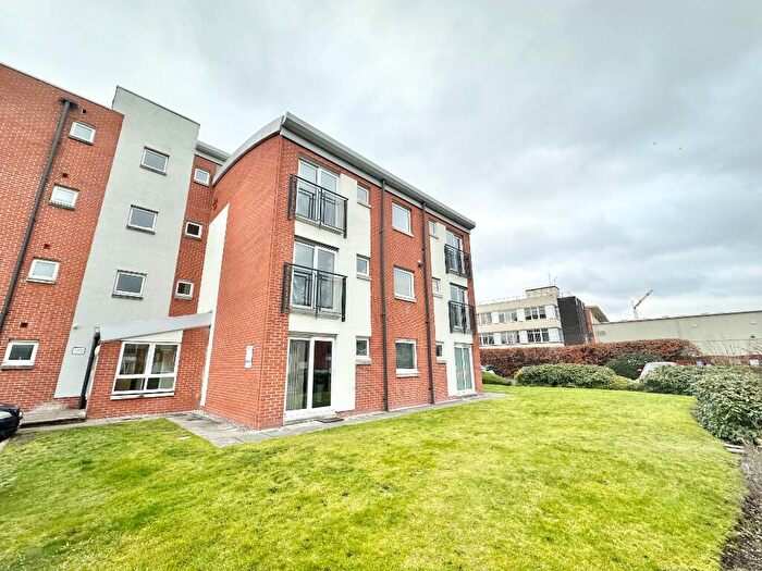 2 Bedroom Apartment For Sale In Chester Road, Manchester, Greater Manchester, M32