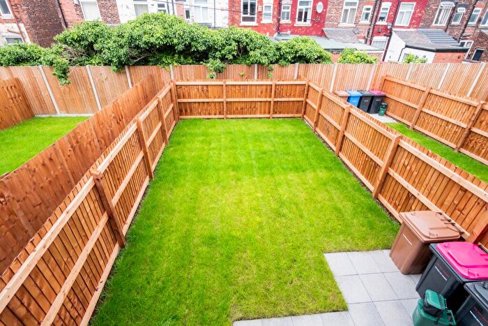 3 Bedroom House To Rent In Sampson Close, Salford, M6