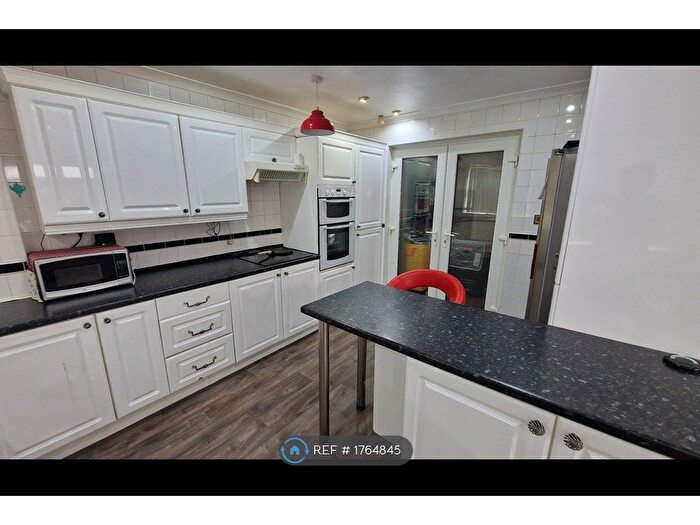 3 Bedroom Semi-Detached House To Rent In Monsall Road, Manchester, M40