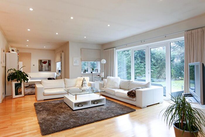 6 Bedroom Detached House To Rent In Traps Lane, KT3