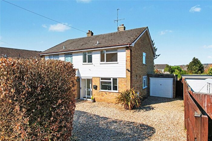 3 Bedroom Semi Detached House For Sale In Middlefield, Farnham, Surrey, GU9