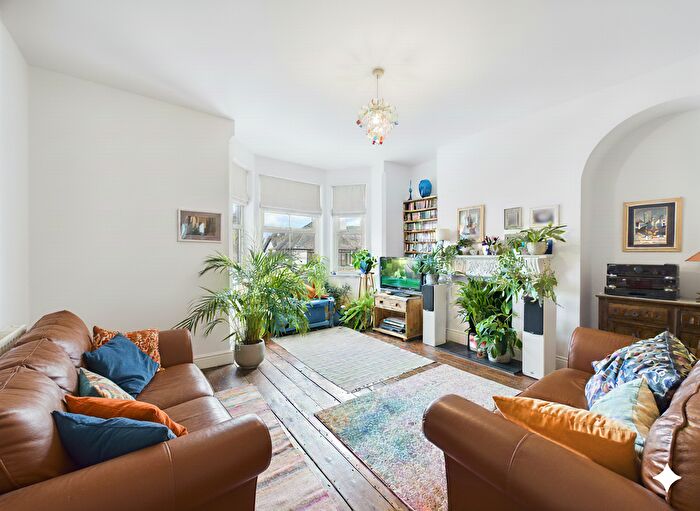 4 Bedroom Terraced House For Sale In Harcourt Street, Newark, NG24