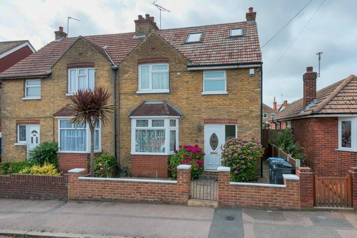 4 Bedroom Semi-Detached House To Rent In Queens Avenue, Ramsgate, CT12