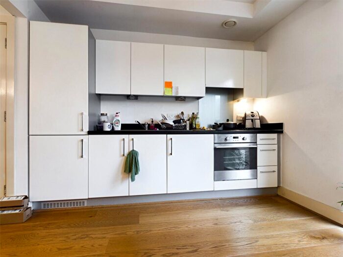 Apartment To Rent In Pullman Haul, New England Road, BN1