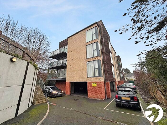 2 Bedroom Flat To Rent In Station Approach South, Welling, Kent, DA16