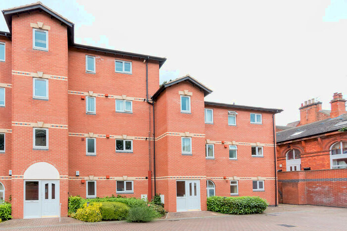3 Bedroom Apartment To Rent In Midland Road, Wellingborough, NN8