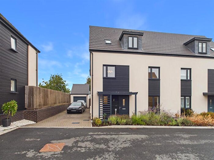 5 Bedroom Semi Detached House For Sale In Severnbank Avenue, Newnham, GL14