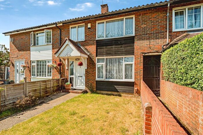 3 Bedroom Terraced House For Sale In Long Furlong Drive, Slough, SL2