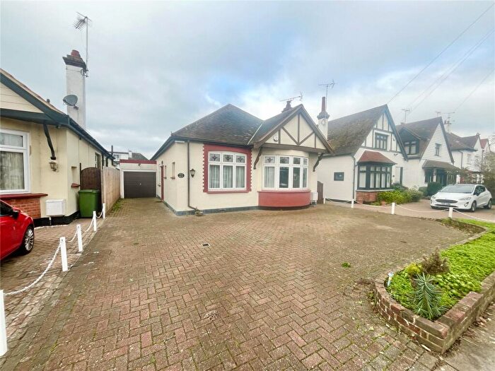 3 Bedroom Bungalow To Rent In St. James Avenue, Southend-on-Sea, Essex, SS1