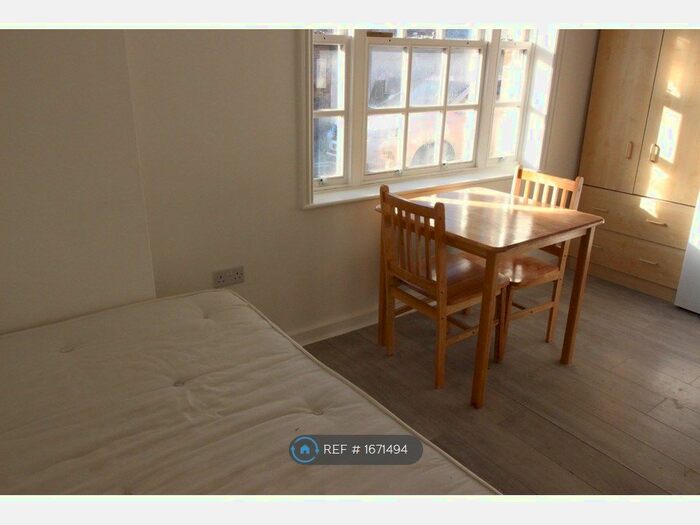 Studio To Rent In Old Barn House, Elstree, Borehamwood, WD6