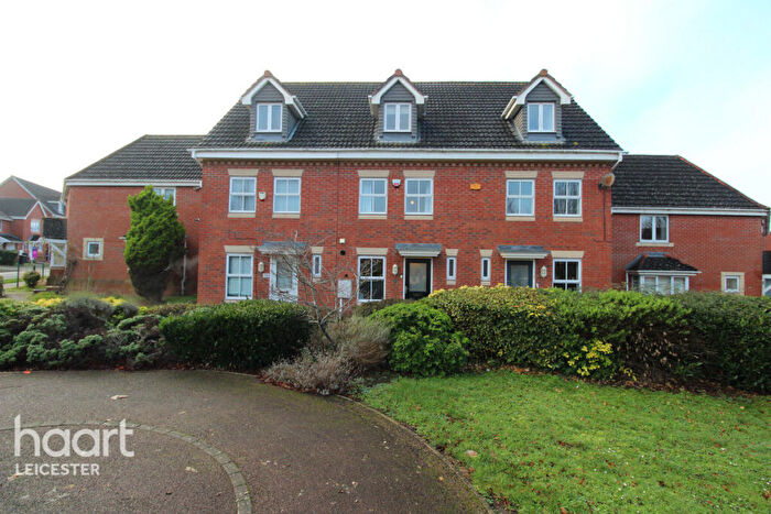 3 Bedroom Town House To Rent In Carty Road, Leicester, LE5