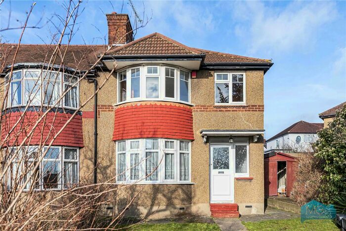 3 Bedroom Semi-Detached House To Rent In Imber Close, Southgate, London, N14