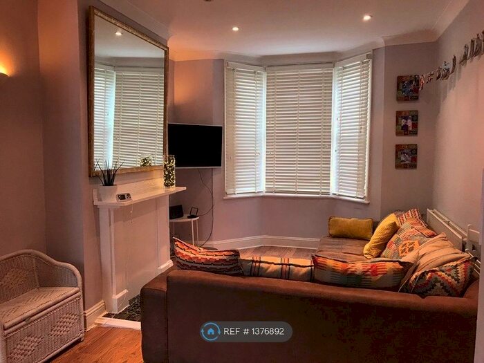 3 Bedroom Terraced House To Rent In Belmont Rd, South Norwood, SE25