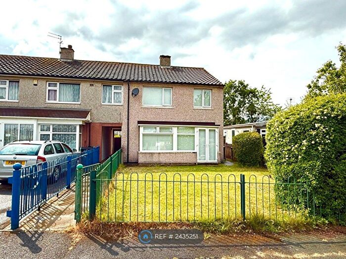 3 Bedroom Semi-Detached House To Rent In Launceston Drive, Bradford, BD4
