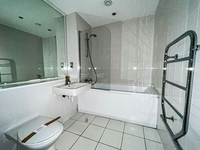 2 Bedroom Apartment For Sale In Taylorson Street South, Salford, Greater Manchester, M5