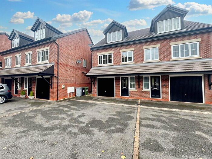 4 Bedroom Semi-Detached House For Sale In Grimshaw Lane, Bollington, SK10